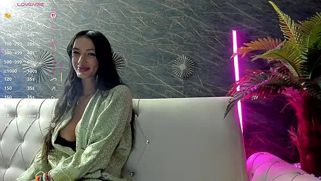 moona ray online show from September 18, 7:28 pm