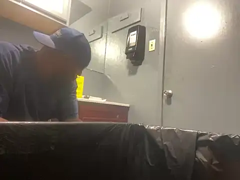 SukItSlo444 online show from April 2, 4:02 pm