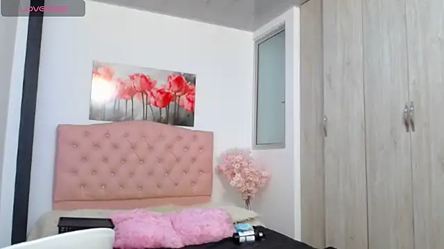 Snapshot of abigail_f00x chatting on November 3, 11:41 pm abigail f00x online show from November 3, 11:41 pm