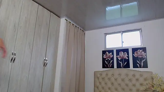 Snapshot of abigail_f00x chatting on October 3, 12:17 pm abigail f00x online show from October 3, 12:17 pm