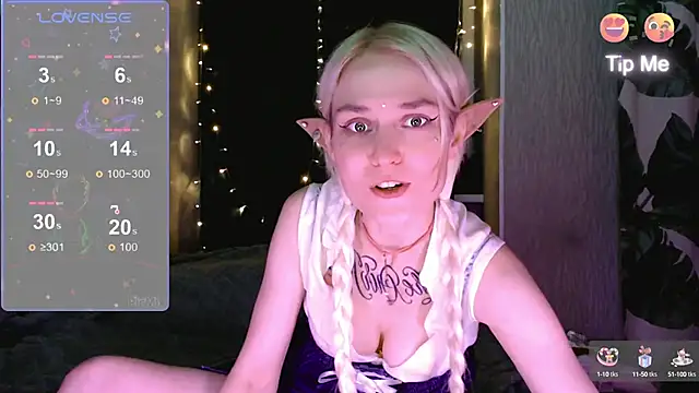 Snapshot of mischellemeow13 chatting on September 20, 8:36 pm mischellemeow13 online show from September 20, 8:36 pm