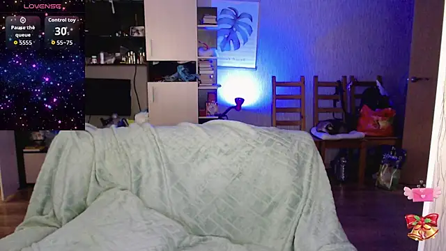 mischellemeow13 online show from April 22, 3:46 am