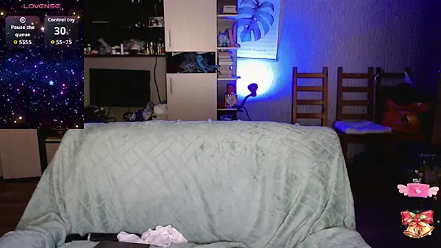 mischellemeow13 online show from April 17, 2:58 am