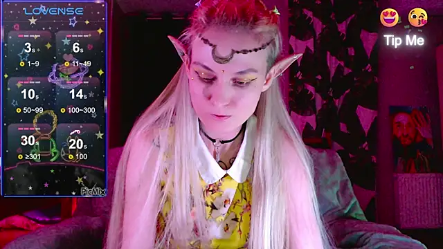 Snapshot of mischellemeow13 chatting on October 16, 8:28 pm mischellemeow13 online show from October 16, 8:28 pm