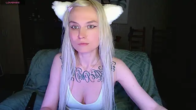 mischellemeow13 online show from May 9, 11:08 pm