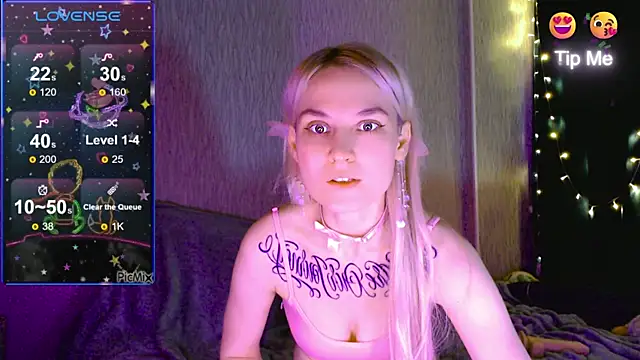 mischellemeow13 online show from October 30, 5:28 am