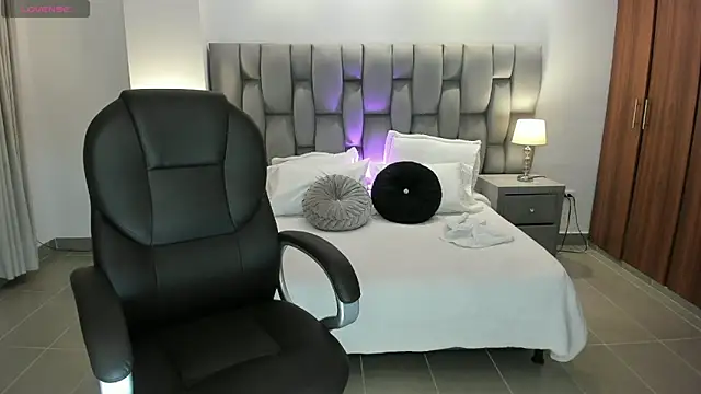 Snapshot of alessia_will chatting on September 17, 4:03 am alessia will online show from September 17, 4:03 am