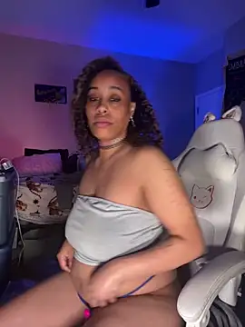 loveluna8 online show from March 12, 7:13 am