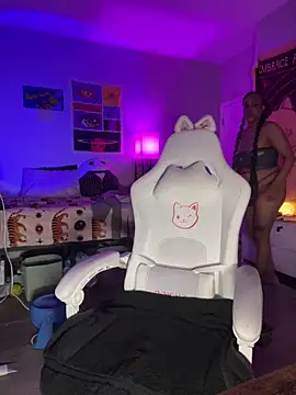 loveluna8 online show from March 15, 8:37 am