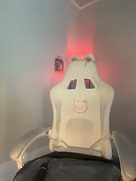 loveluna8 online show from March 4, 6:37 pm