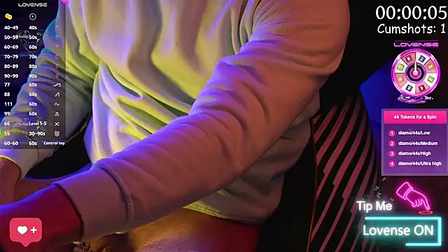 Snapshot of coupleofficial chatting on January 13, 9:52 pm coupleofficial online show from January 13, 9:52 pm