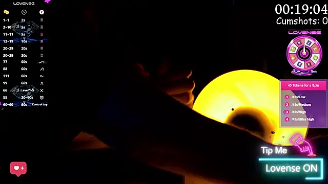 Snapshot of coupleofficial chatting on February 23, 10:20 pm coupleofficial online show from February 23, 10:20 pm