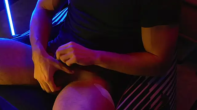 Snapshot of coupleofficial chatting on January 12, 8:25 pm coupleofficial online show from January 12, 8:25 pm