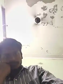 Snapshot of Vamshihyd chatting on July 3, 5:36 am Vamshihyd online show from July 3, 5:36 am