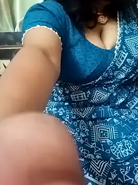 Snapshot of MONA_DARLING31 chatting on November 3, 4:28 am MONA DARLING31 online show from November 3, 4:28 am