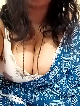 MONA DARLING31 online show from June 18, 4:22 am