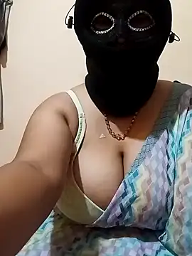 Snapshot of MONA_DARLING31 chatting on January 22, 4:55 am MONA DARLING31 online show from January 22, 4:55 am