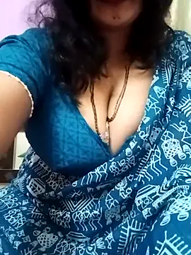 Snapshot of MONA_DARLING31 chatting on March 4, 4:53 am MONA DARLING31 online show from March 4, 4:53 am