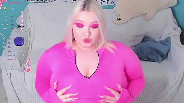 LilyBelll online show from January 4, 5:05 pm