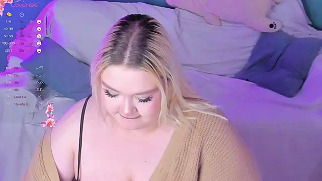 LilyBelll online show from February 19, 4:33 pm