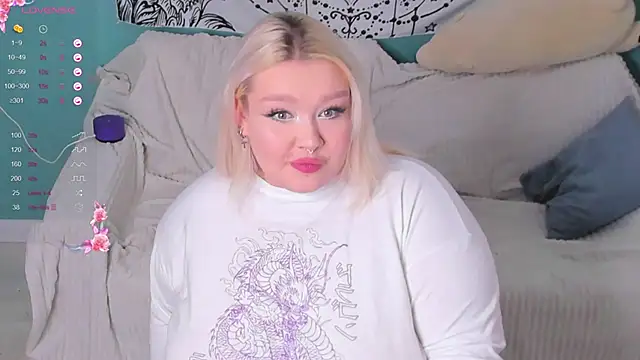 LilyBelll online show from January 5, 9:26 am