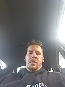 Snapshot of Titanhoott chatting on November 5, 9:45 am Titanhoott online show from November 5, 9:45 am