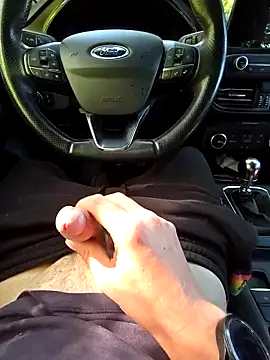 Snapshot of Titanhoott chatting on September 18, 11:24 am Titanhoott online show from September 18, 11:24 am