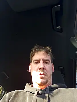 Snapshot of Titanhoott chatting on December 27, 12:45 pm Titanhoott online show from December 27, 12:45 pm