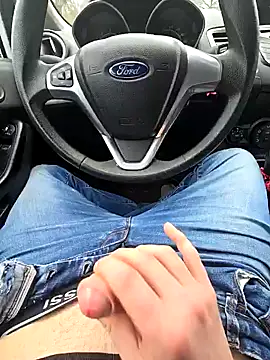 Snapshot of Titanhoott chatting on January 10, 1:20 pm Titanhoott online show from January 10, 1:20 pm