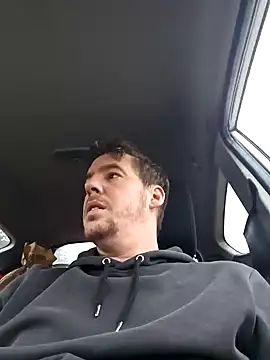 Snapshot of Titanhoott chatting on December 31, 8:37 am Titanhoott online show from December 31, 8:37 am