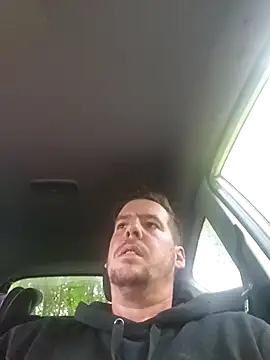 Snapshot of Titanhoott chatting on October 4, 8:38 am Titanhoott online show from October 4, 8:38 am