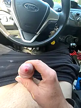 Snapshot of Titanhoott chatting on September 29, 9:49 am Titanhoott online show from September 29, 9:49 am