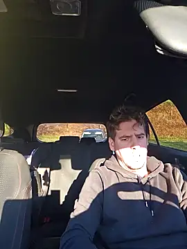 Snapshot of Titanhoott chatting on December 28, 9:52 am Titanhoott online show from December 28, 9:52 am