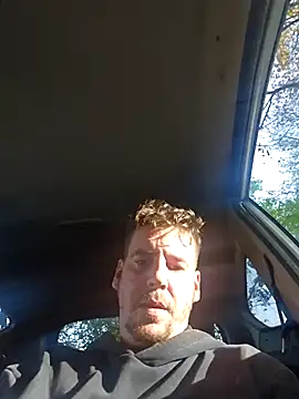 Snapshot of Titanhoott chatting on November 4, 10:08 am Titanhoott online show from November 4, 10:08 am