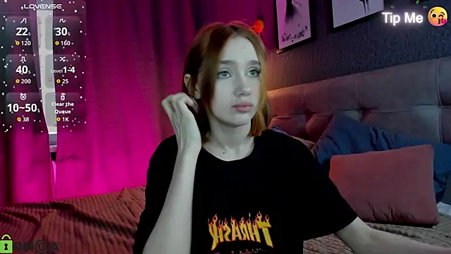 Snapshot of Lesi_Moonie01 chatting on May 5, 8:50 am Lesi Moonie01 online show from May 5, 8:50 am