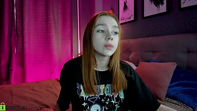 Snapshot of Lesi_Moonie01 chatting on April 29, 9:24 am Lesi Moonie01 online show from April 29, 9:24 am