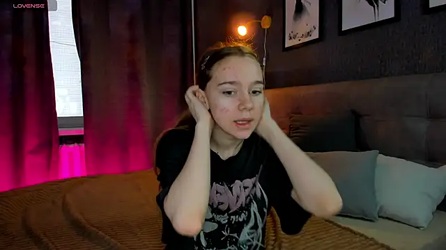 Lesi Moonie01 online show from October 7, 6:36 am