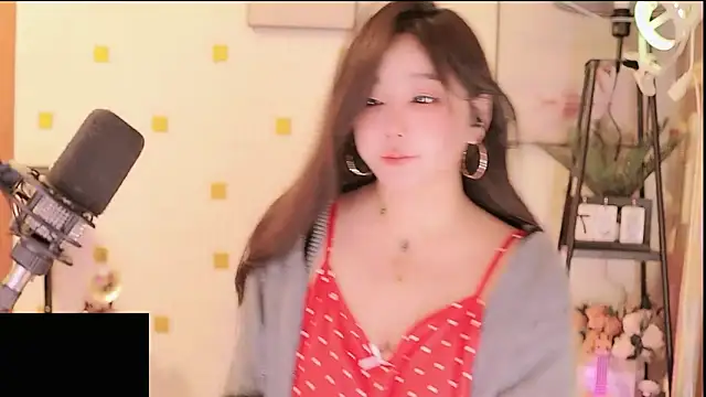 Snapshot of Missy_Nana21 chatting on February 19, 2:36 pm Missy Nana21 online show from February 19, 2:36 pm