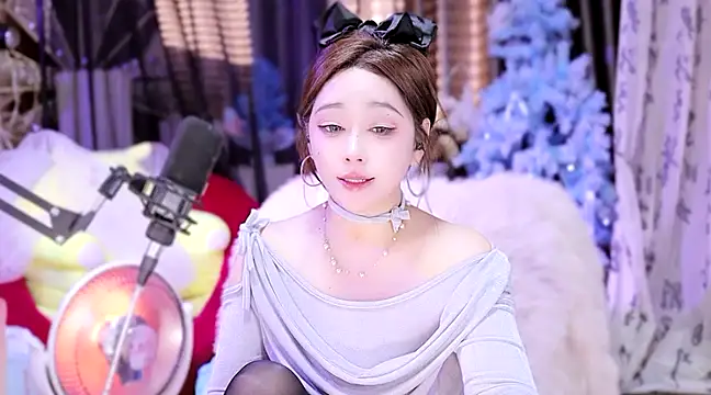 Snapshot of Missy_Nana21 chatting on February 21, 7:32 pm Missy Nana21 online show from February 21, 7:32 pm