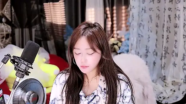 Snapshot of Missy_Nana21 chatting on February 15, 6:55 pm Missy Nana21 online show from February 15, 6:55 pm