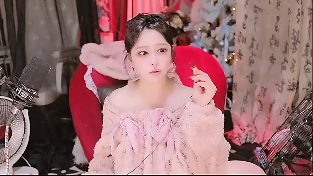 Snapshot of Missy_Nana21 chatting on February 6, 4:14 pm Missy Nana21 online show from February 6, 4:14 pm