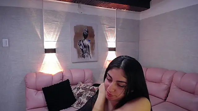 Snapshot of Alaya_cute chatting on October 8, 10:10 pm Alaya cute online show from October 8, 10:10 pm