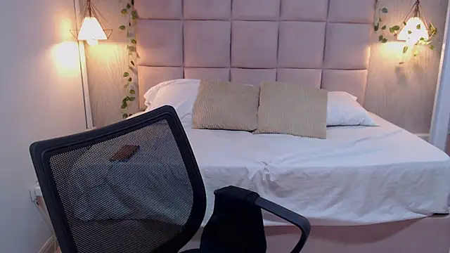 Alaya cute online show from December 2, 11:50 pm