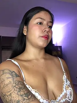 EmmaRossem online show from March 3, 7:10 pm