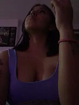 Snapshot of EmmaRossem chatting on March 6, 7:32 pm EmmaRossem online show from March 6, 7:32 pm