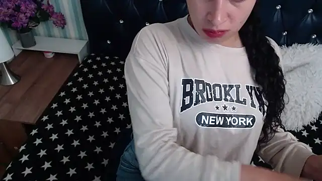 Snapshot of Scarlett_Keaton chatting on September 22, 5:24 am Scarlett Keaton online show from September 22, 5:24 am