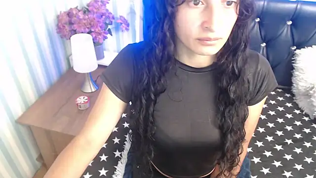 Snapshot of Scarlett_Keaton chatting on March 20, 6:19 am Scarlett Keaton online show from March 20, 6:19 am