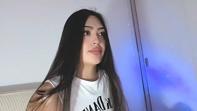 Sweet-Sophiee online show from May 23, 2:21 am