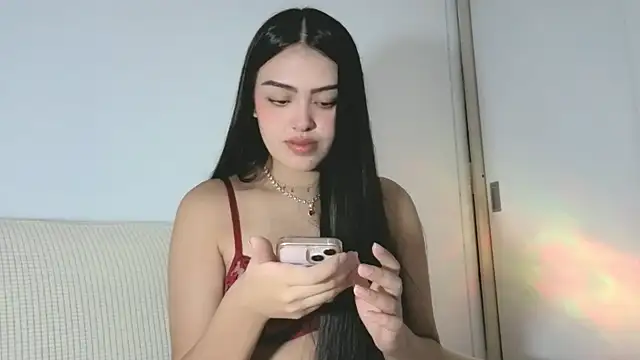 Sweet-Sophiee online show from April 24, 3:30 am