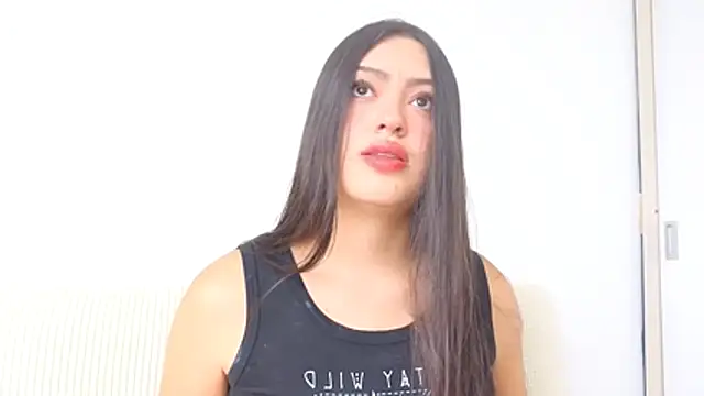 Snapshot of Sweet-Sophiee chatting on November 30, 6:52 pm Sweet-Sophiee online show from November 30, 6:52 pm